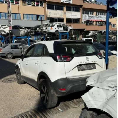 Opel Crossland Çıkma Tavan Arka Dolu 2021-2024