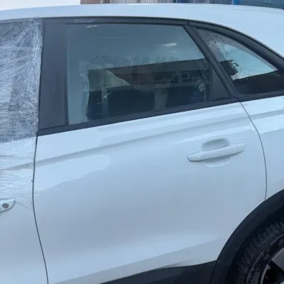 Opel Crossland Çıkma Sol Arka Kapı Hatasız